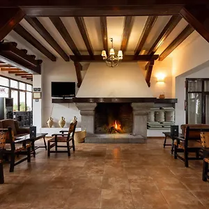 Tugasa Truchas Hotel